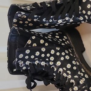 Sugar Kaedy Hiking Boots size 10